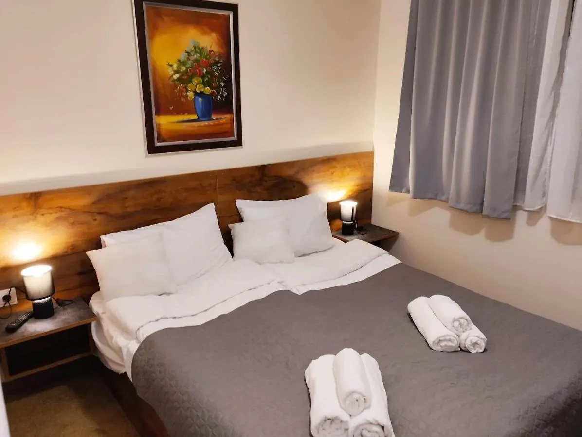 Dino Privates Apartments Emerald 반스코